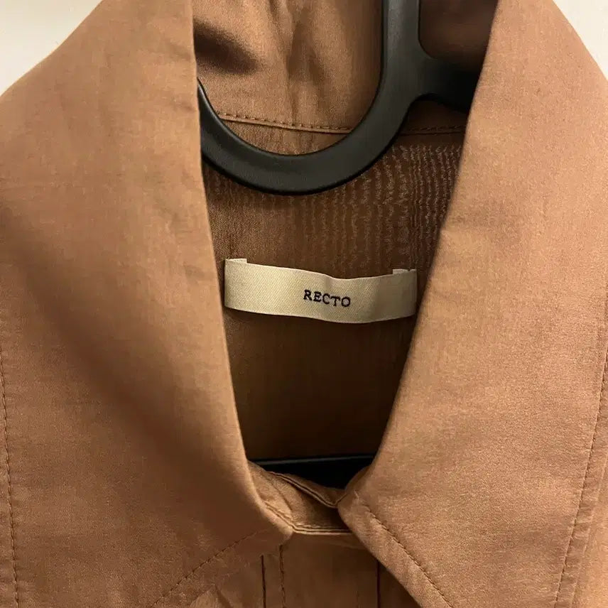 [BUNJANG] Recto Suzy Split Cuffs Shirt (Cocoa) / 렉토 수지 셔츠 Recto SPLIT CUFFS SHIRT (COCOA)