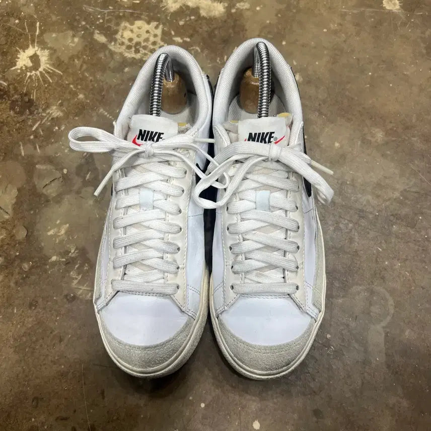 [BUNJANG] Nike Blazer Low White Black Sneakers / 235) 나이키 블레이저 로우 흰검 스니커