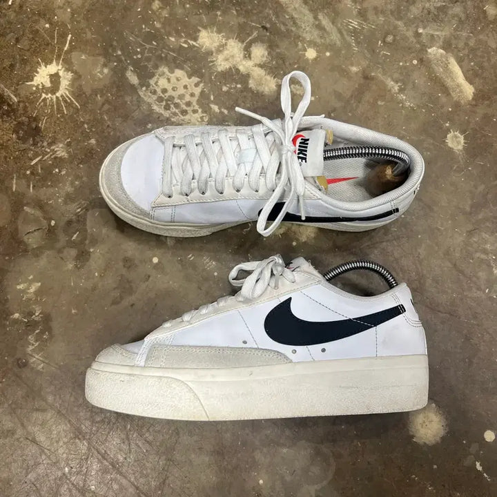 [BUNJANG] Nike Blazer Low White Black Sneakers / 235) 나이키 블레이저 로우 흰검 스니커