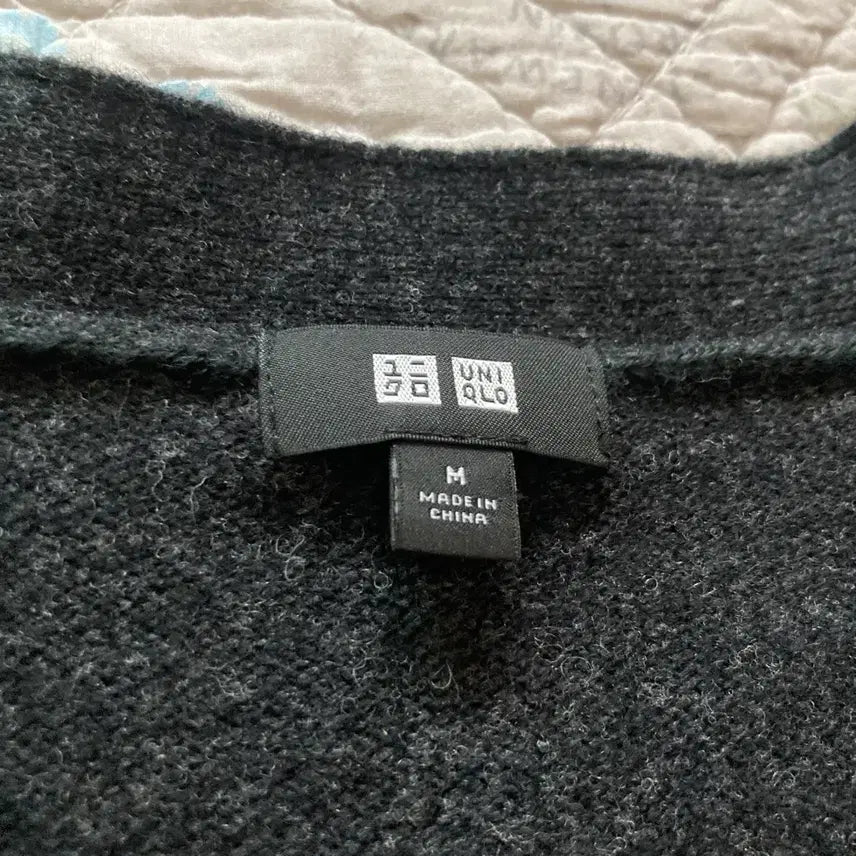 [BUNJANG] Uniqlo Pure New Wool Cardigan Dark Gray M / 유니클로 퓨어 뉴 울 가디건 다크그레이 M
