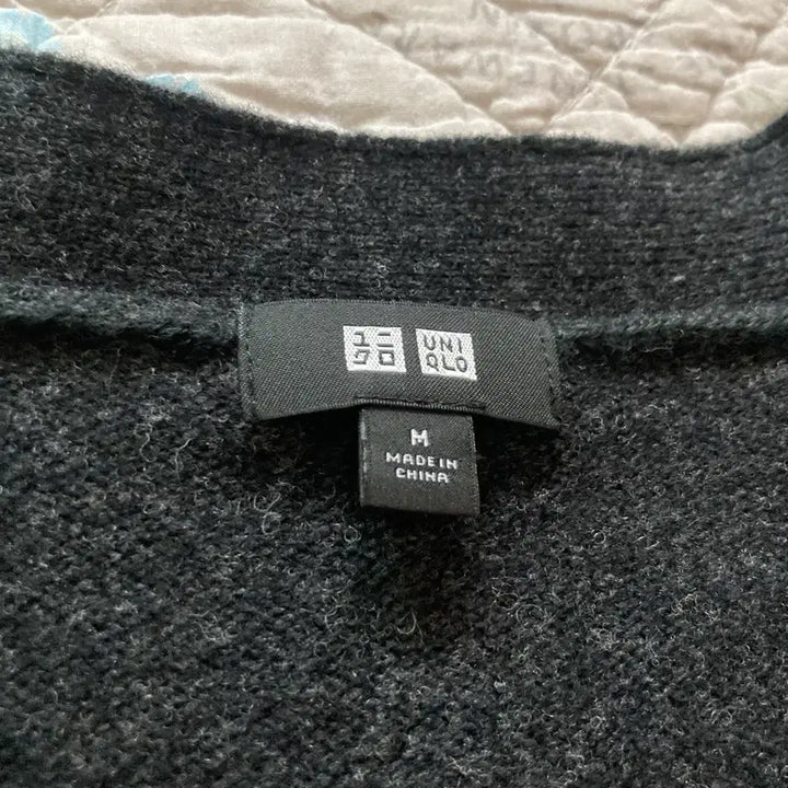 [BUNJANG] Uniqlo Pure New Wool Cardigan Dark Gray M / 유니클로 퓨어 뉴 울 가디건 다크그레이 M