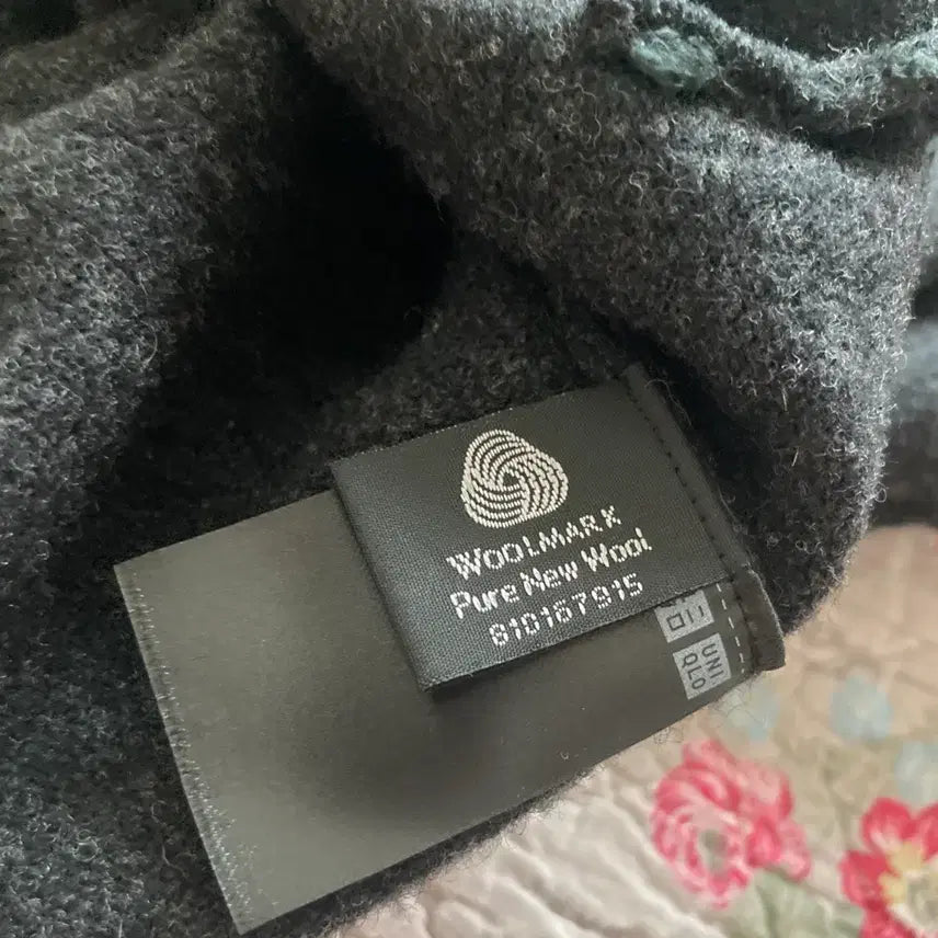 [BUNJANG] Uniqlo Pure New Wool Cardigan Dark Gray M / 유니클로 퓨어 뉴 울 가디건 다크그레이 M