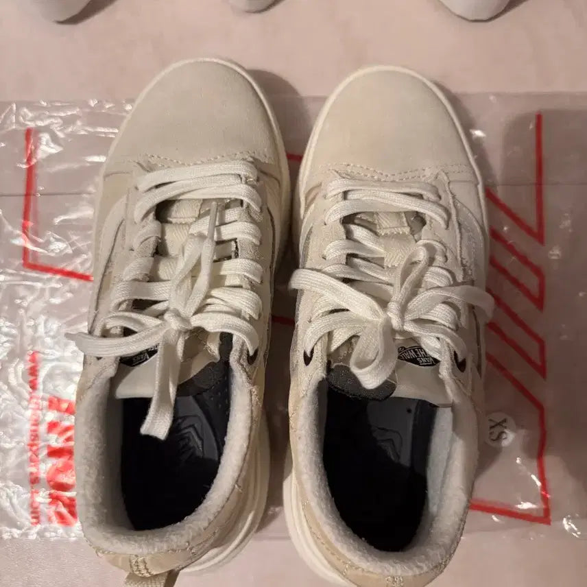 [BUNJANG] Vans Old Skool Ivory Sneakers / Vans Old Skool 아이보리 스니커즈 225