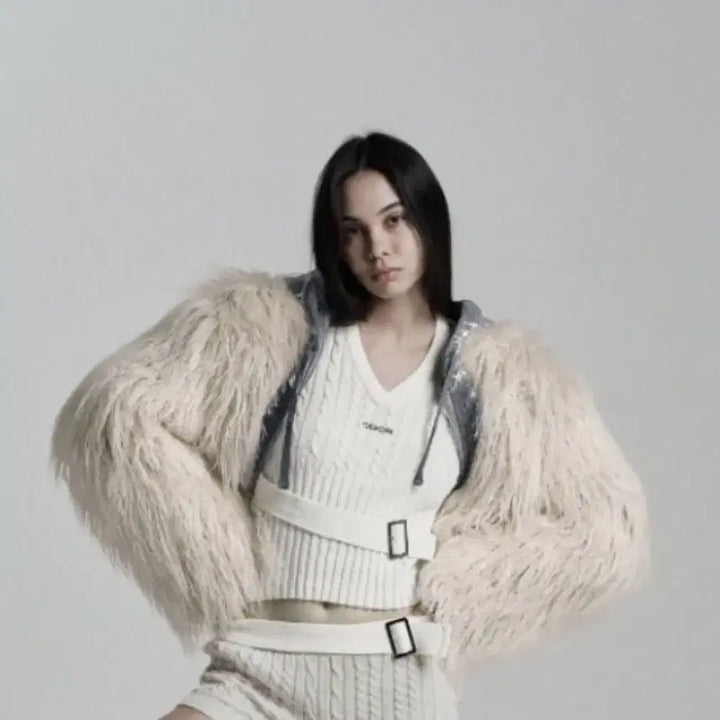 [SOLD OUT] [택있는새상품] ODOR 오도어 크러스티 후드 퍼 자켓 크림 바닐라