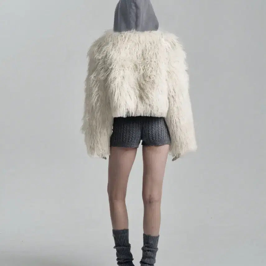 [SOLD OUT] [택있는새상품] ODOR 오도어 크러스티 후드 퍼 자켓 크림 바닐라