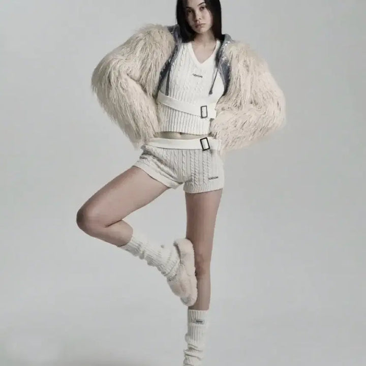 [SOLD OUT] [택있는새상품] ODOR 오도어 크러스티 후드 퍼 자켓 크림 바닐라