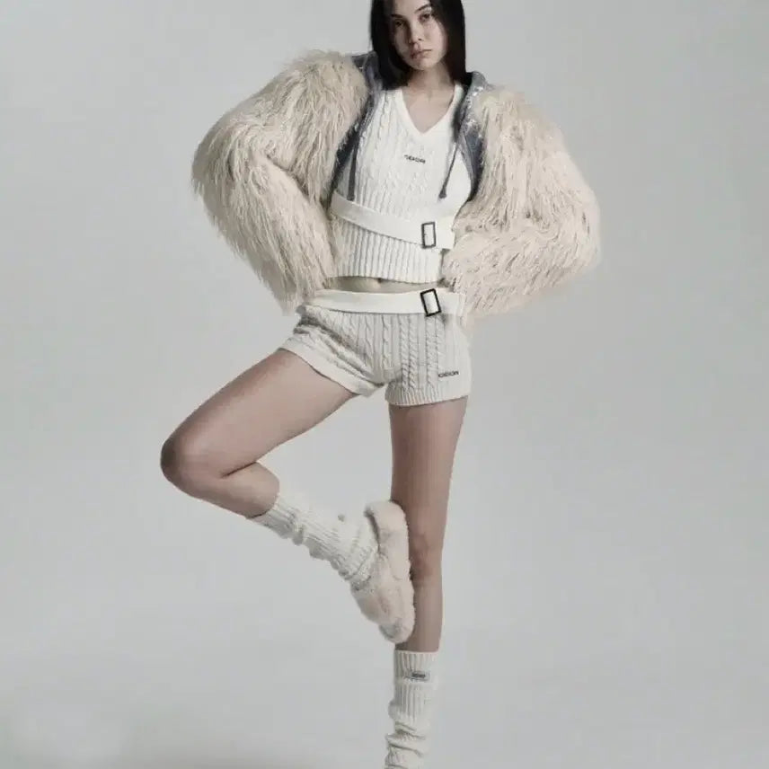 [SOLD OUT] [택있는새상품] ODOR 오도어 크러스티 후드 퍼 자켓 크림 바닐라