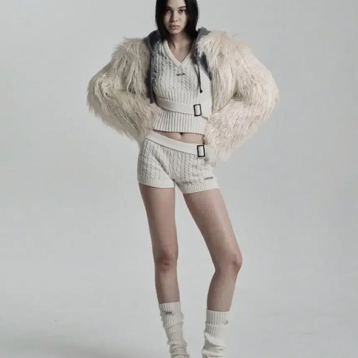 [SOLD OUT] [택있는새상품] ODOR 오도어 크러스티 후드 퍼 자켓 크림 바닐라