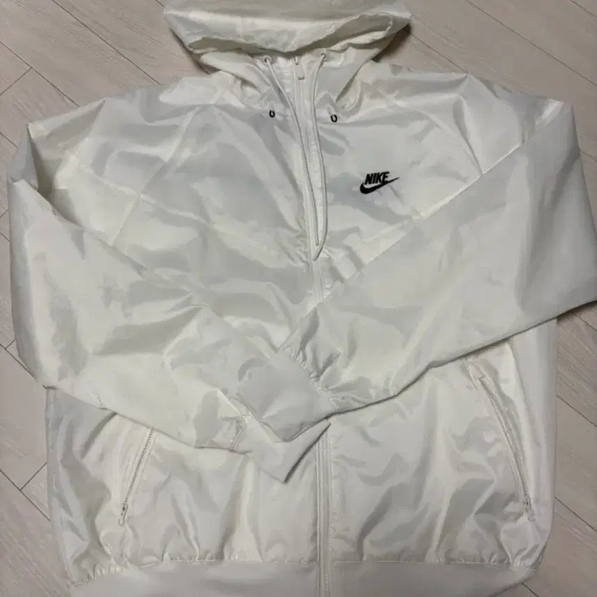 [BUNJANG] Nike Windrunner Jacket (Size 100) / 나이키 윈드러너 바람막이 사이즈 100