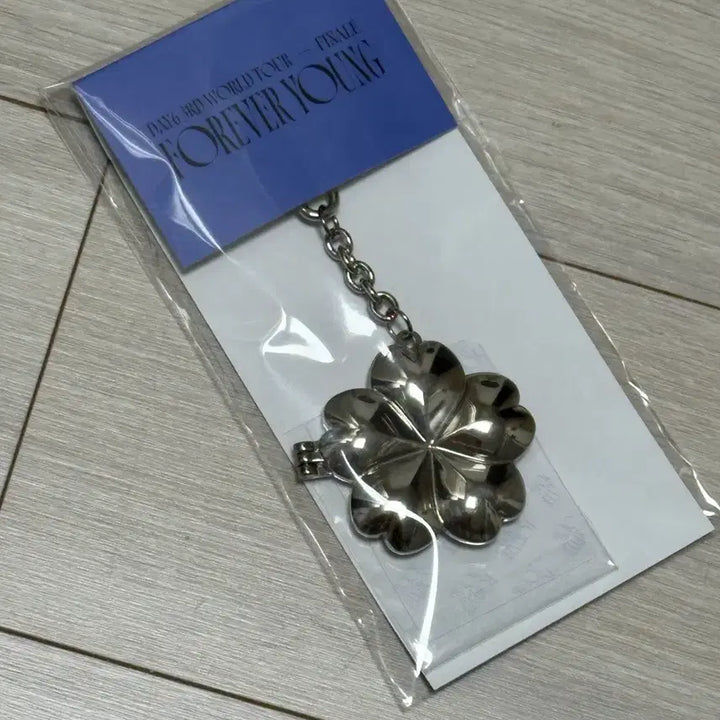 [BUNJANG] Young K Rocket Pendant (Sealed) / 원가이하) 영케이 로켓펜던트 미개봉