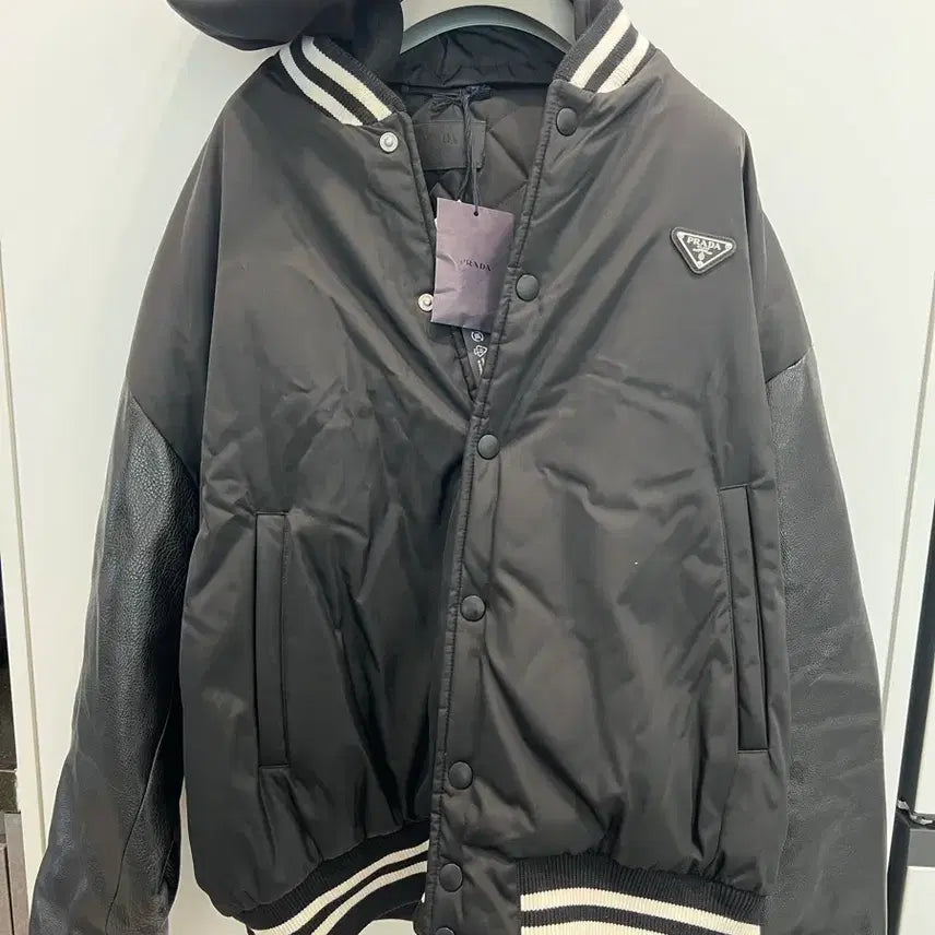 [BUNJANG] Prada Re-Nylon Bomber Padded Jacket (Size M) / (새상품)24FW 프라다 리나일론 봄버 패딩 자켓(M사이즈)