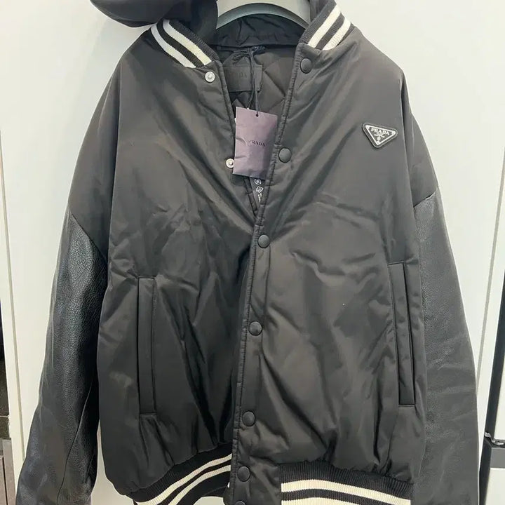 [BUNJANG] Prada Re-Nylon Bomber Padded Jacket (Size M) / (새상품)24FW 프라다 리나일론 봄버 패딩 자켓(M사이즈)