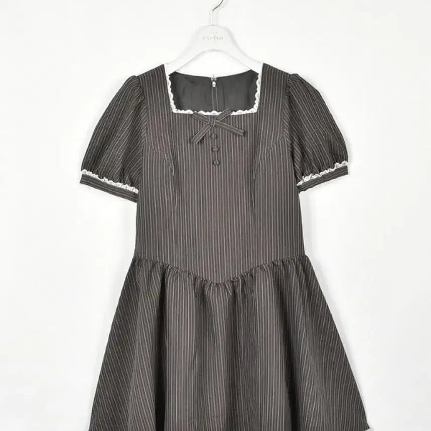 [BUNJANG] Evelyn Square Neck Flare Dress / 새상품) 에블린 원피스 판매합니다