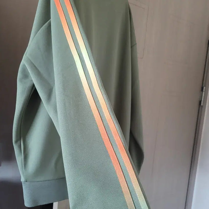 [BUNJANG] NERDY Track Jacket (Khaki) / 널디 NERDY 트랙탑 자켓 카키색