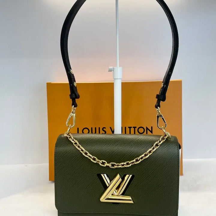 [BUNJANG] Louis Vuitton Twist MM Chain Shoulder Bag Epi Quartz Khaki Gold M53597 / 루이비통 트위스트 MM 체인 숄더백 에피 쿼츠 카키 금장 M53597