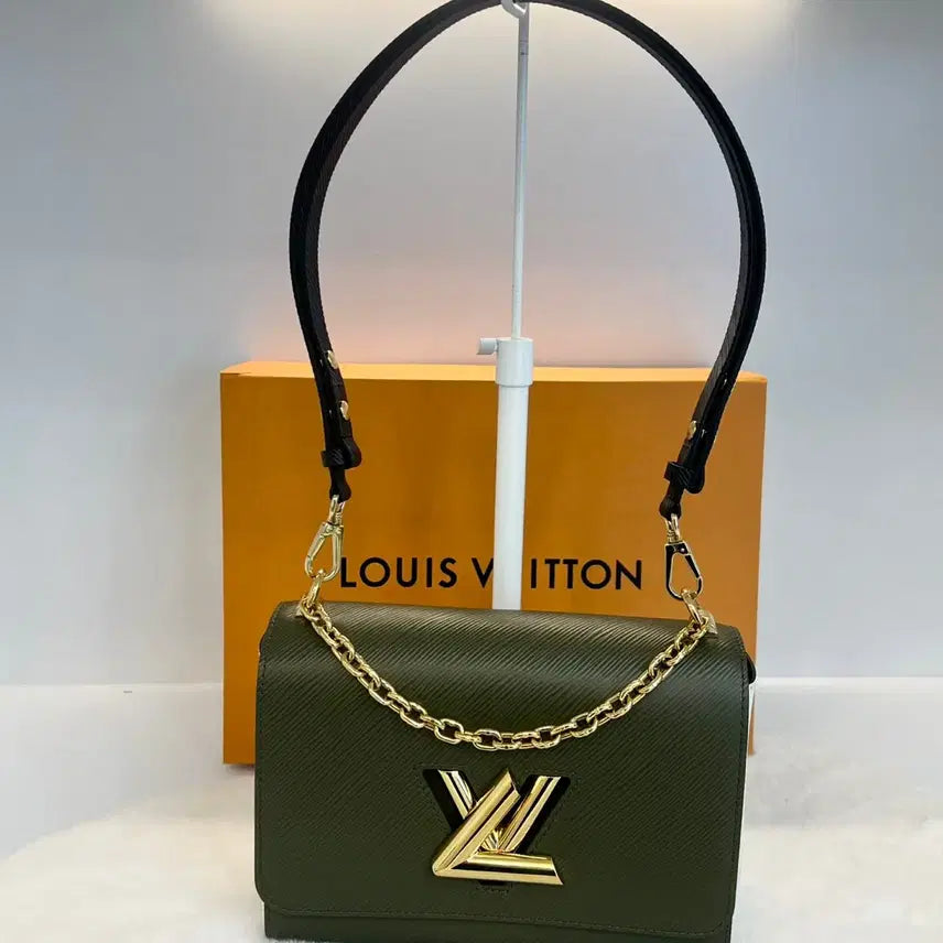 [BUNJANG] Louis Vuitton Twist MM Chain Shoulder Bag Epi Quartz Khaki Gold M53597 / 루이비통 트위스트 MM 체인 숄더백 에피 쿼츠 카키 금장 M53597