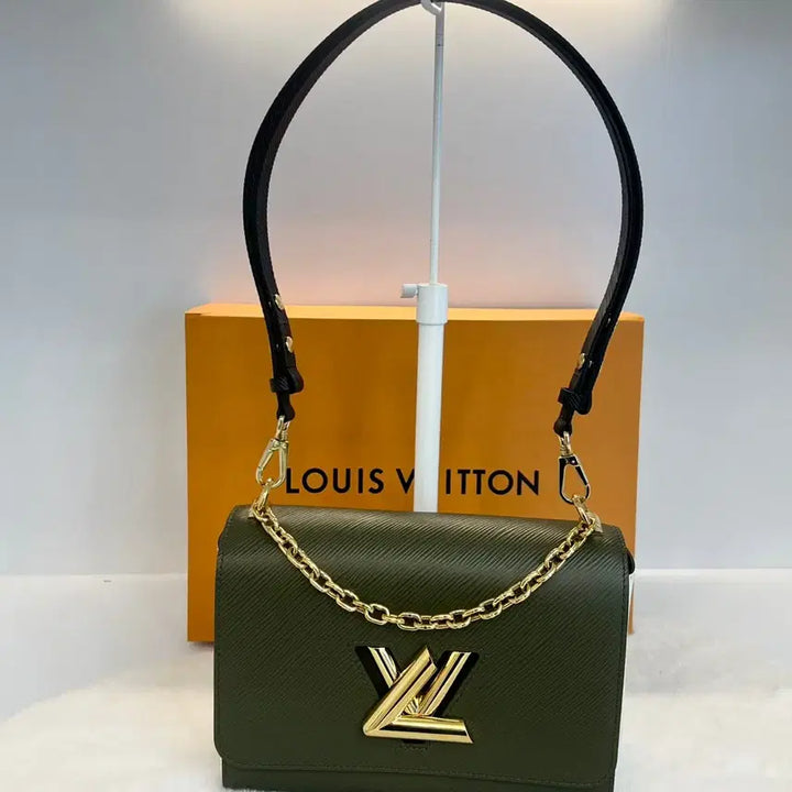 [BUNJANG] Louis Vuitton Twist MM Chain Shoulder Bag Epi Quartz Khaki Gold M53597 / 루이비통 트위스트 MM 체인 숄더백 에피 쿼츠 카키 금장 M53597