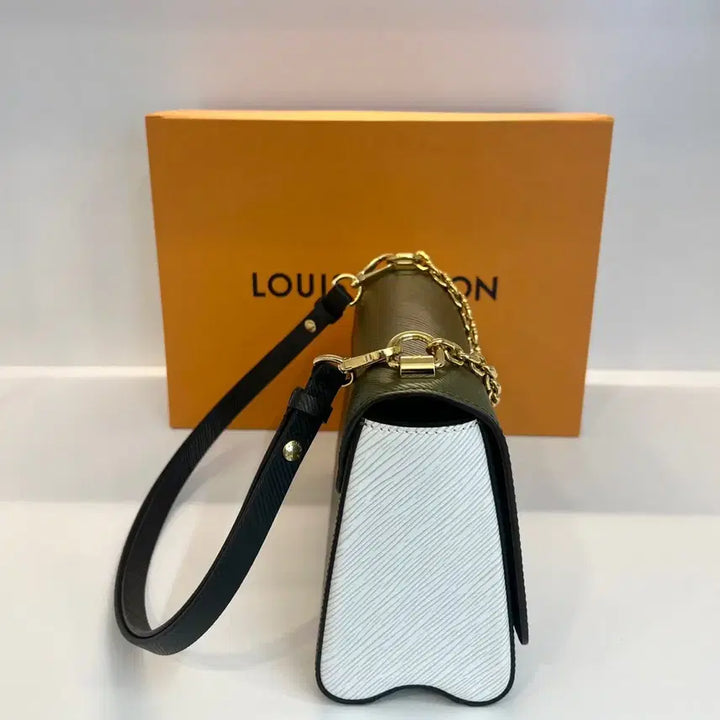 [BUNJANG] Louis Vuitton Twist MM Chain Shoulder Bag Epi Quartz Khaki Gold M53597 / 루이비통 트위스트 MM 체인 숄더백 에피 쿼츠 카키 금장 M53597