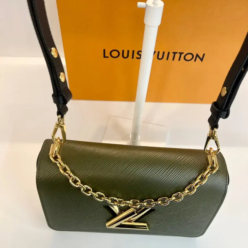 [BUNJANG] Louis Vuitton Twist MM Chain Shoulder Bag Epi Quartz Khaki Gold M53597 / 루이비통 트위스트 MM 체인 숄더백 에피 쿼츠 카키 금장 M53597