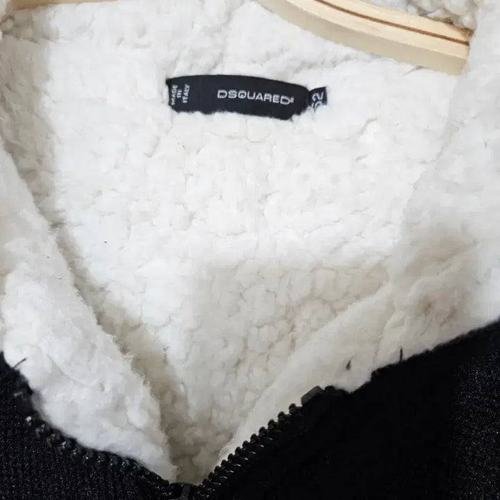 [SOLD OUT] (정품)Dsquared2 블랙 털 안감 후드 패딩