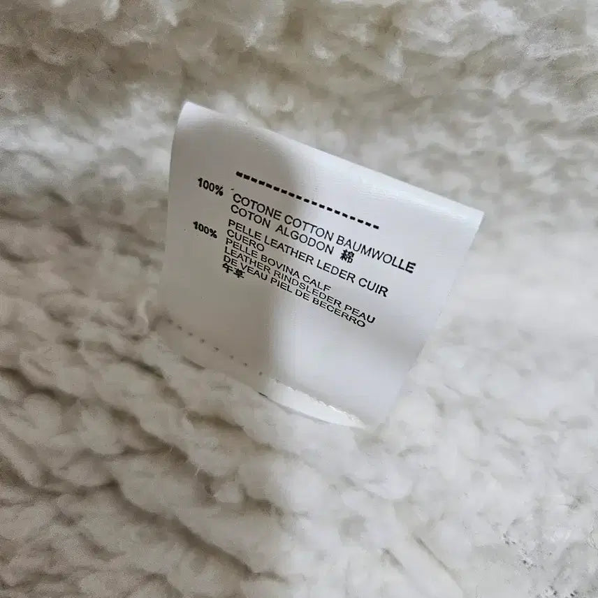 [SOLD OUT] (정품)Dsquared2 블랙 털 안감 후드 패딩