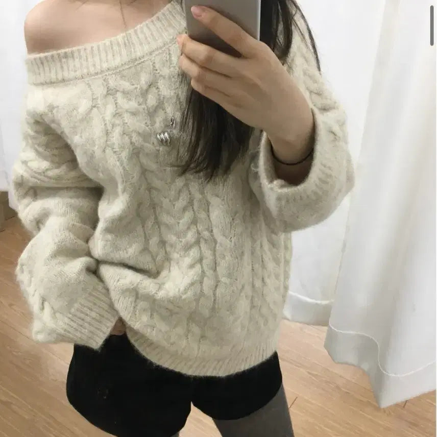 [BUNJANG] Our Cabinet One-Shoulder Knit Top / 아워캐비넷 원숄더 니트