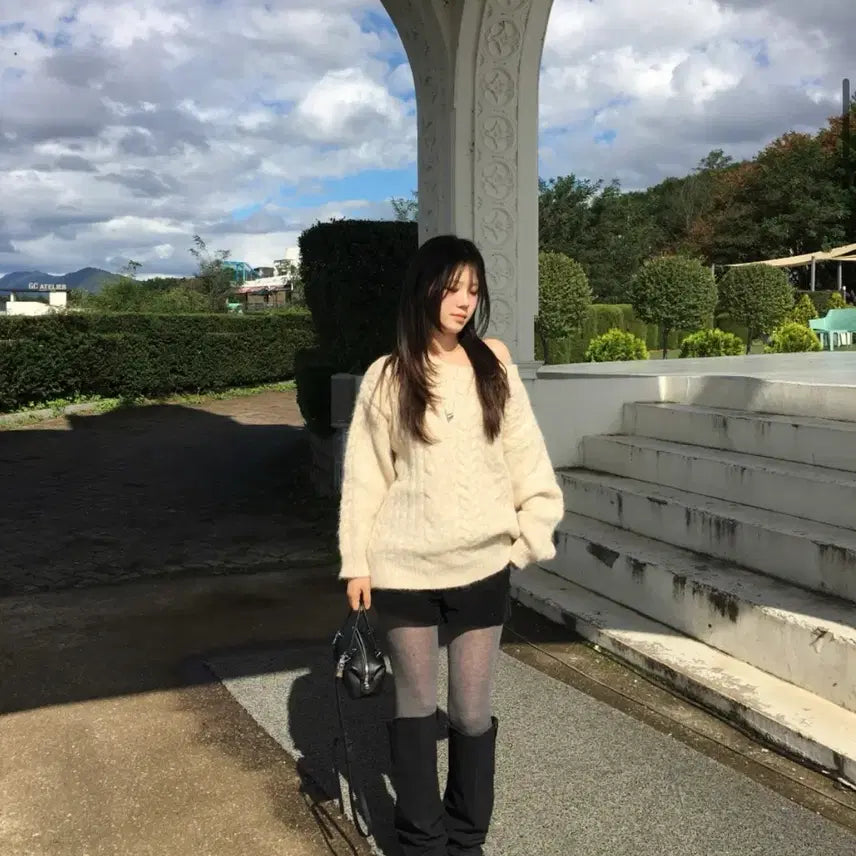 [BUNJANG] Our Cabinet One-Shoulder Knit Top / 아워캐비넷 원숄더 니트