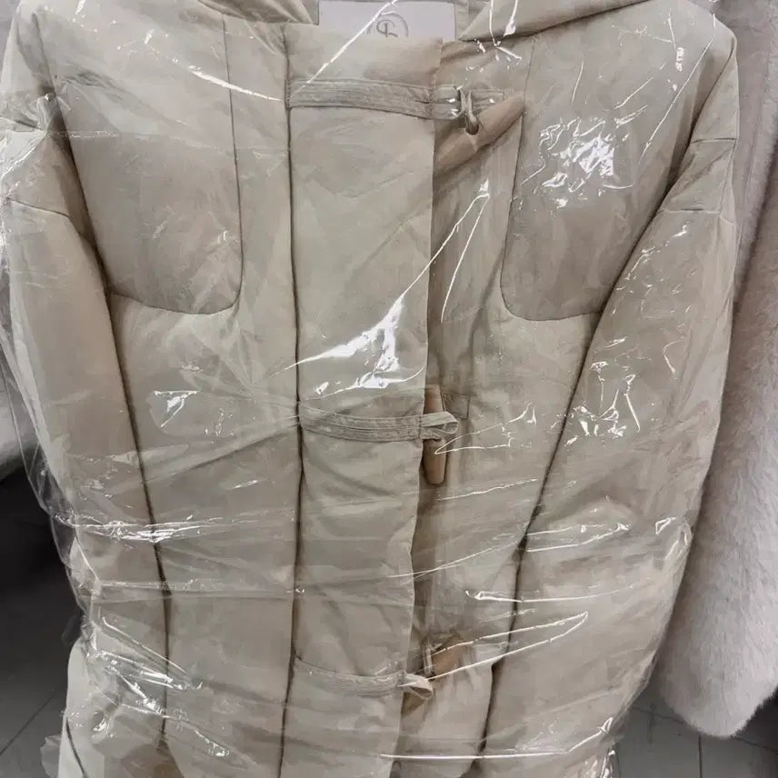 [BUNJANG] Song Label Ivory Duffle Hooded Padded Jumper / 새상품) 쏭라벨 아이보리 떡볶이 후드 패딩 점퍼
