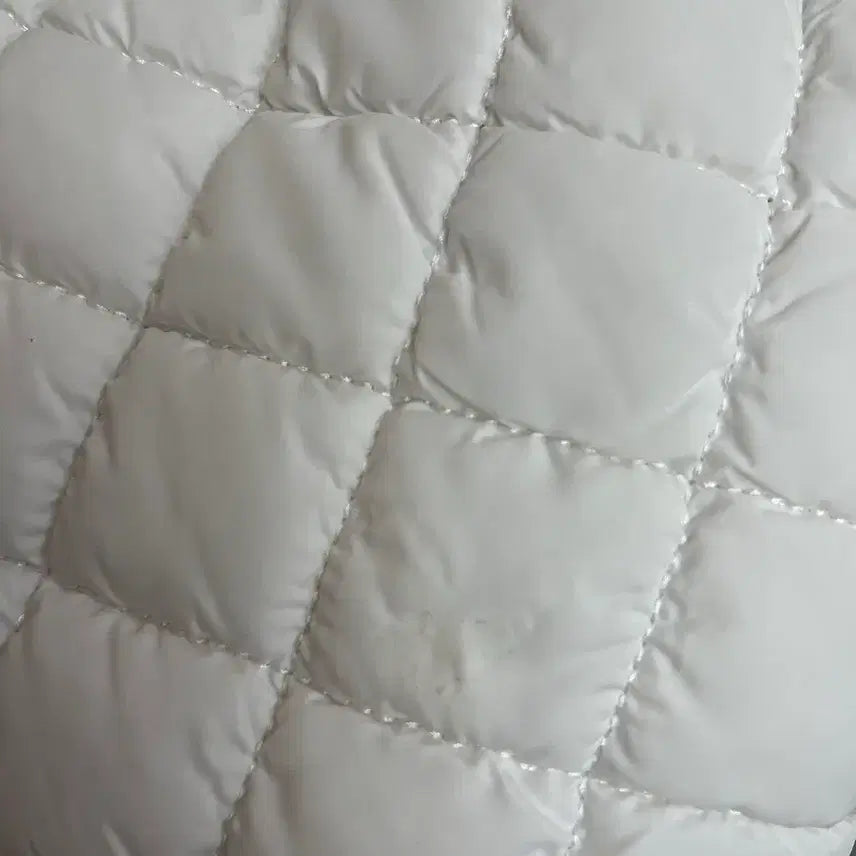 [BUNJANG] Ivory Padded Backpack / 겨울 패딩 백팩 가방 베낭 폭닥 귀여운 아방