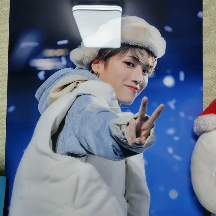 [BUNJANG] BOYNEXTDOOR Riwoo A3 Frame / 보이넥스트도어 보넥도 리우 A3 액자 양도