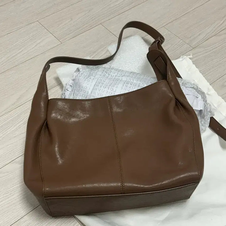 [BUNJANG] Loeuvre Marianne Small Shoulder Bag - Hazel Brown / 루에브르 marianne 숄더백 스몰 헤이즐 브라운