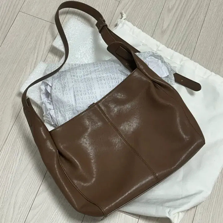 [BUNJANG] Loeuvre Marianne Small Shoulder Bag - Hazel Brown / 루에브르 marianne 숄더백 스몰 헤이즐 브라운