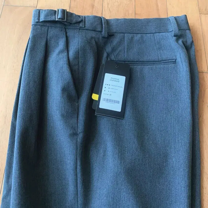 [BUNJANG] Musinsa Standard Two-Tuck Wide Slacks (31) - Bundle Set / 무탠다드 투턱 와이드 슬랙스 31사이즈 2종