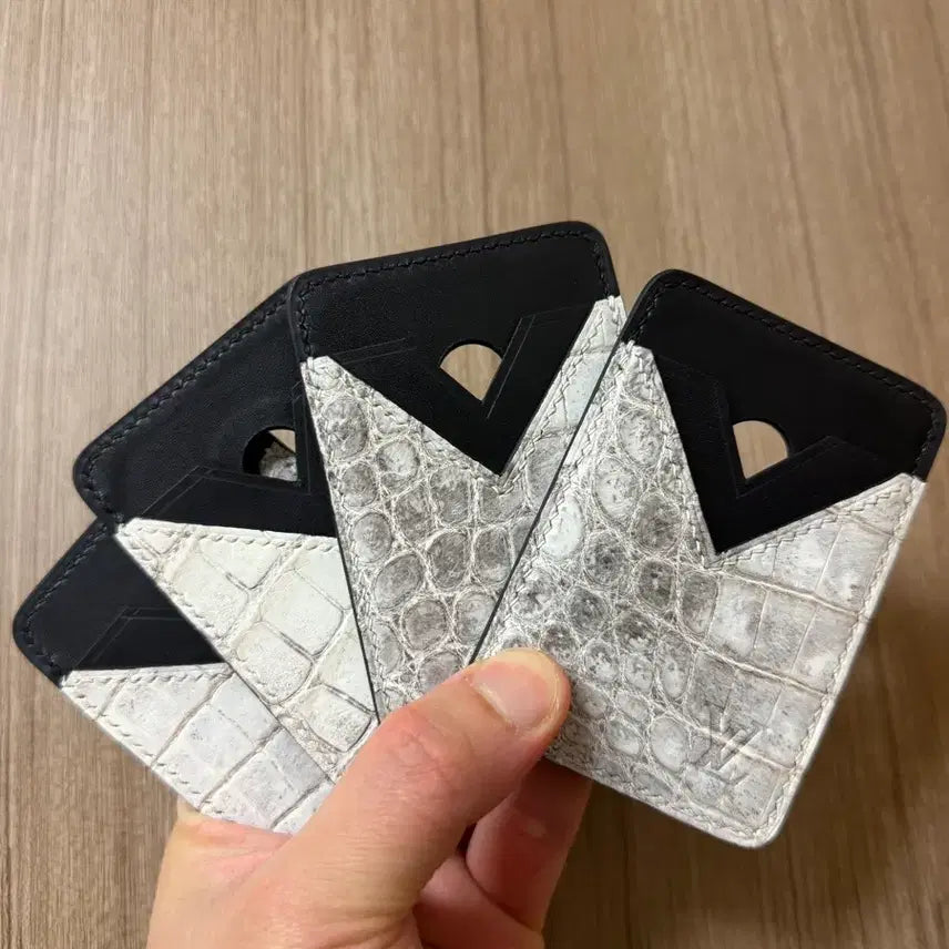 [BUNJANG] Maxeif Crocodile Leather Card Wallet / 이탈리아 히말라야 악어 가죽으로 만든 맥스이프 카드 지갑