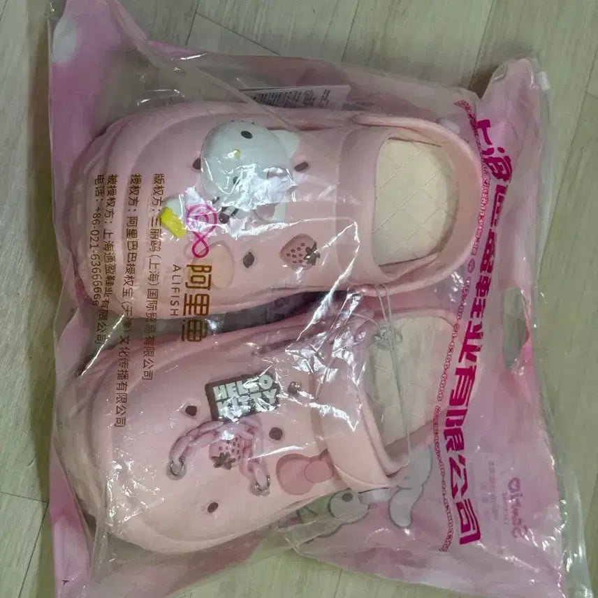 [BUNJANG] Hello Kitty Pink Sandals 230mm / 헬로키티 핑크 샌들 슬리퍼 230mm
