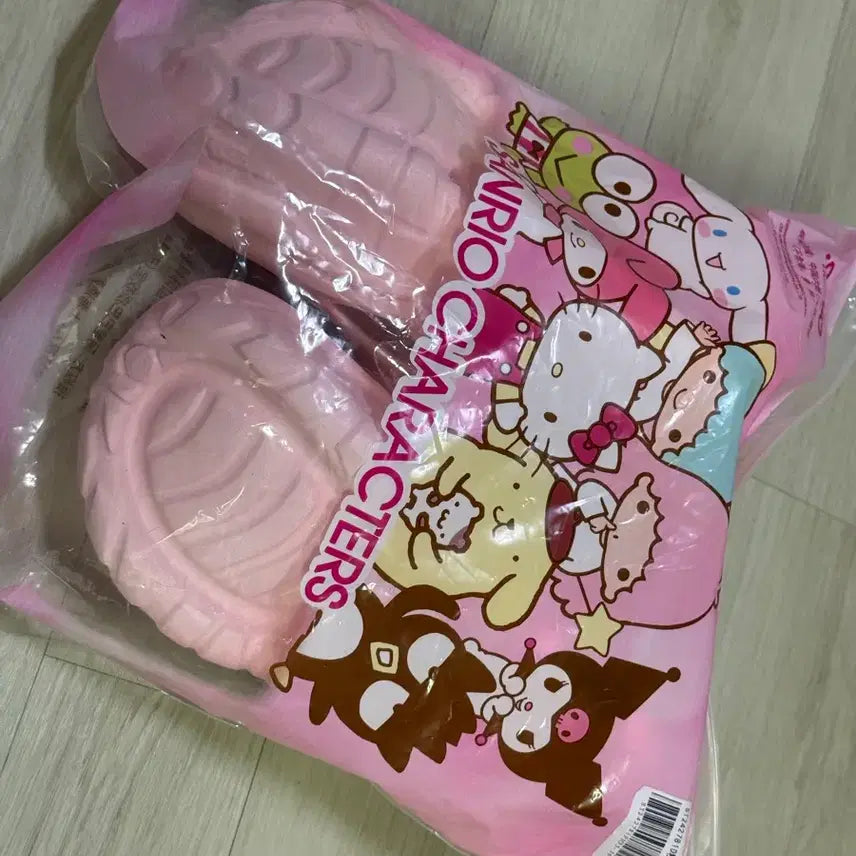 [BUNJANG] Hello Kitty Pink Sandals 230mm / 헬로키티 핑크 샌들 슬리퍼 230mm