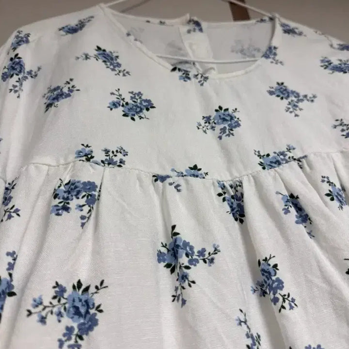 [BUNJANG] Designer Linen Floral Blouse / 새상품 린넨 여리여리한 플라워 디자이너 블라우스 티 667788 사이즈