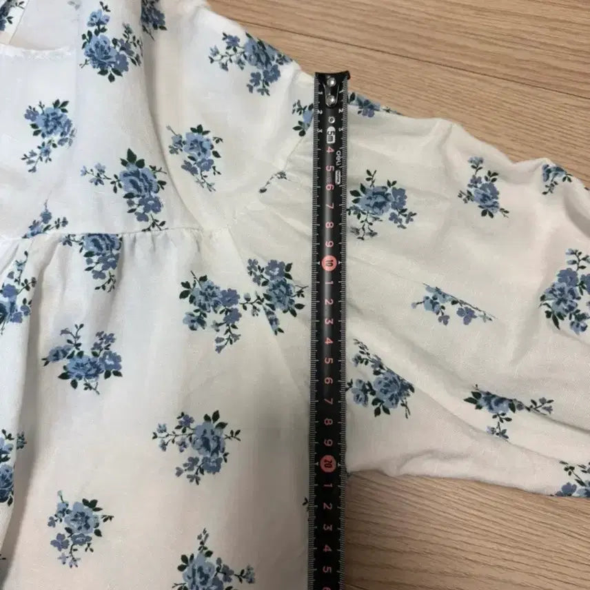 [BUNJANG] Designer Linen Floral Blouse / 새상품 린넨 여리여리한 플라워 디자이너 블라우스 티 667788 사이즈