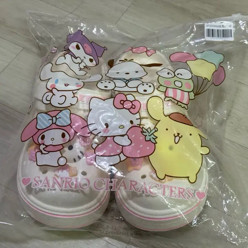 [BUNJANG] Hello Kitty Slippers 235-240mm / 헬로키티 슬리퍼 235-240mm