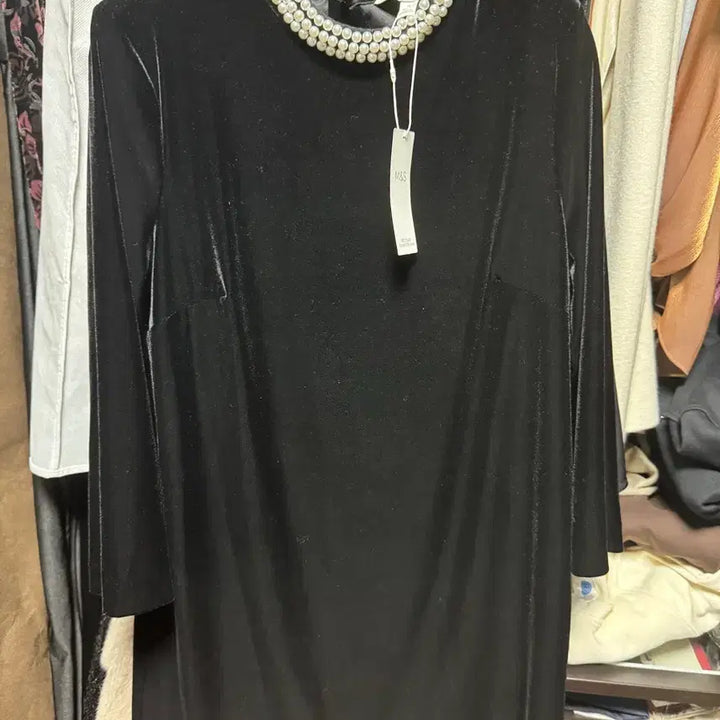 [BUNJANG] Pearl Necklace Velvet Dress / 진주 네크리스 벨벳 원피스 12 (새상품)