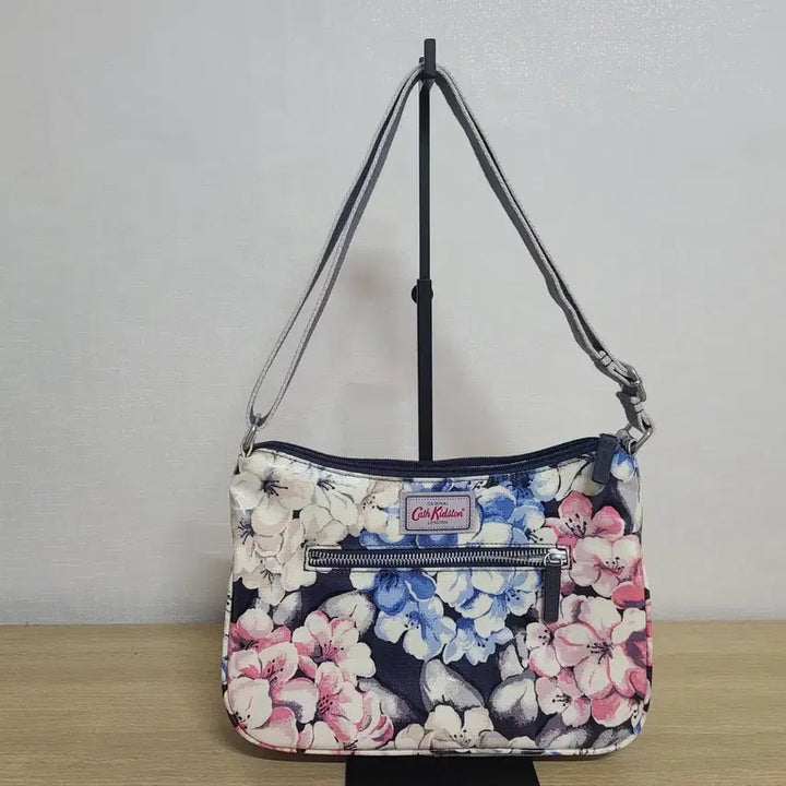 [BUNJANG] Cath Kidston Floral Crossbody Bag / 캐스키드슨 크로스백