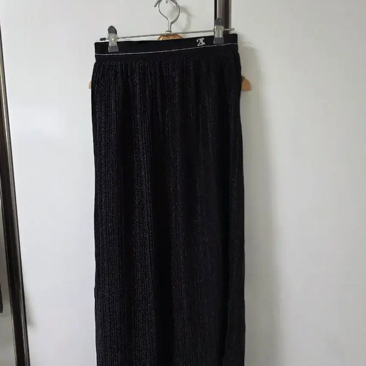 [SOLD OUT] 잇미샤 블랙 주름 롱 스커트