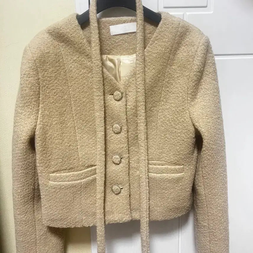 [BUNJANG] LE SSERAFIM Kkurd Tweed Jacket Beige / 리엘 커드 트위드자켓 베이지