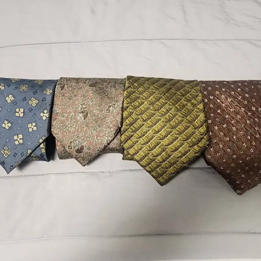 [BUNJANG] Issey Miyake YSL Tie Bundle Set / 입생로랑 이야세 미야케 넥타이 4종 일괄