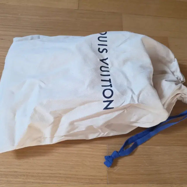 [BUNJANG] Louis Vuitton Beverly Hills White Sneakers / 루이비통 비버리힐즈 화이트 스니커즈