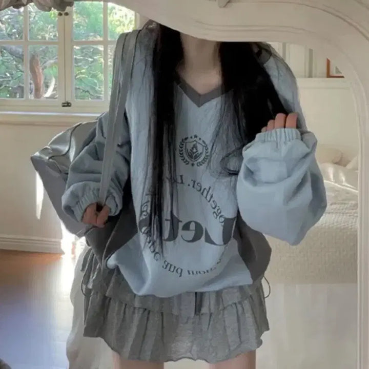 [BUNJANG] V-Neck Sky Blue Women's Sweatshirt / V넥 맨투맨 티셔츠