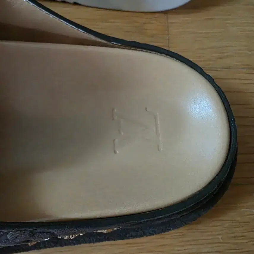 [BUNJANG] Louis Vuitton LV Easy Mule / 루이비통 LV 이지 뮬 9사이즈
