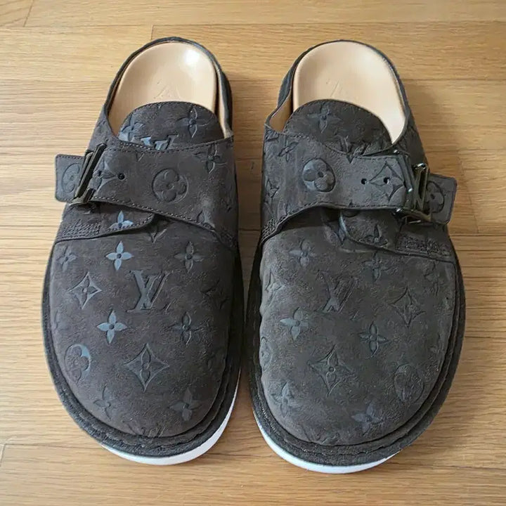 [BUNJANG] Louis Vuitton LV Easy Mule / 루이비통 LV 이지 뮬 9사이즈