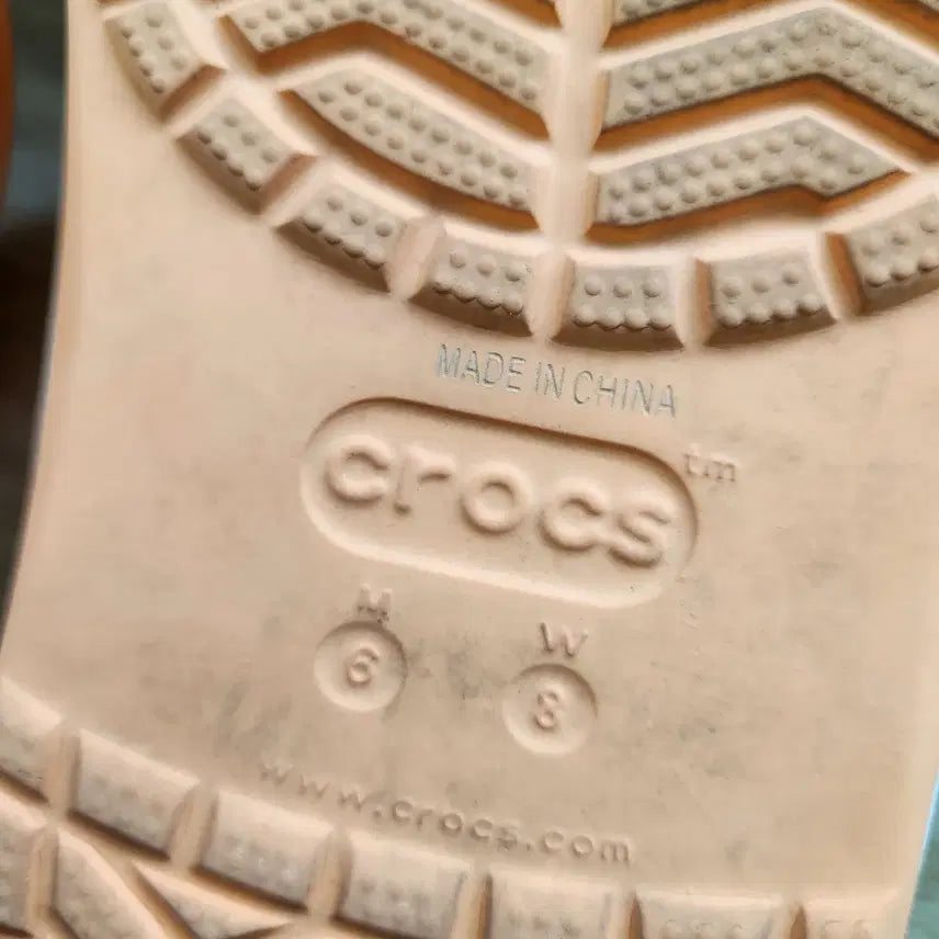 [BUNJANG] Crocs Orange Clogs / 크록스 신발 2번 착용 오렌지색 주황색 살구색