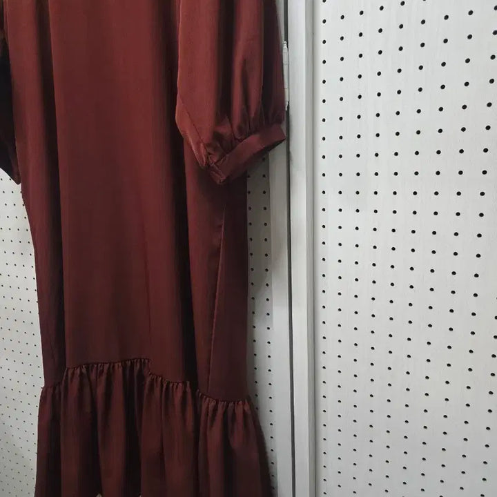 [BUNJANG] Style Lounge V-Neck Pleated Long Dress Burgundy / 000808)스타일라운지 브이넥 플리츠 롱 원피스 버건디